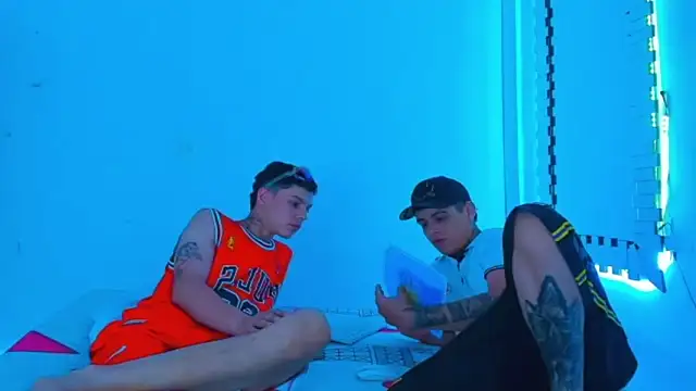 Snapshot of HOT_boy2025 chatting on February 2025 11:05:01 PM HOT boy2025 online show from February 2025 11:05:01 PM