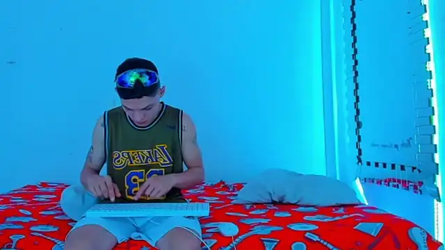 Snapshot of HOT_boy2025 chatting on March 2025 10:20:02 PM HOT boy2025 online show from March 2025 10:20:02 PM