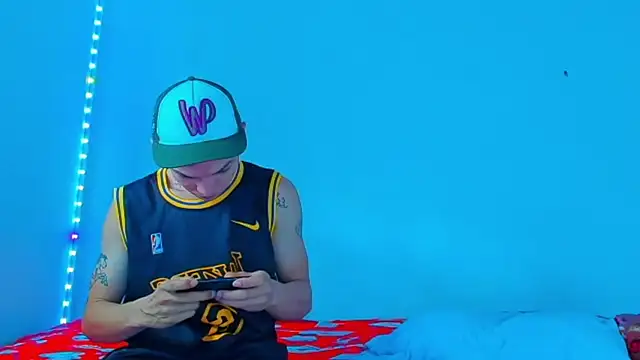 Snapshot of HOT_boy2025 chatting on March 2025 04:04:01 PM HOT boy2025 online show from March 2025 04:04:01 PM