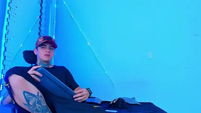 Snapshot of HOT_boy2025 chatting on October 2025 07:22:01 PM HOT boy2025 online show from October 2025 07:22:01 PM