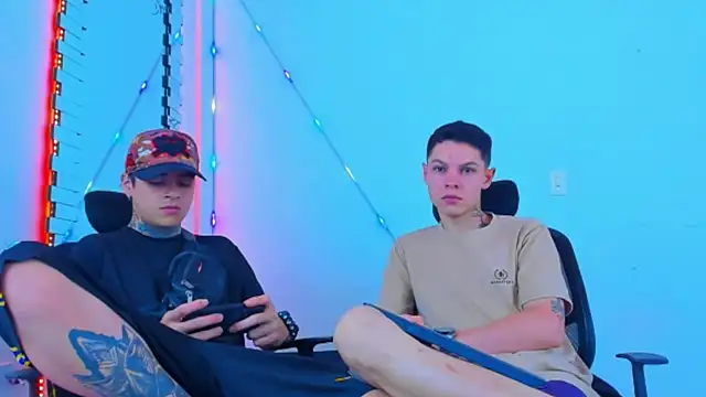 Snapshot of HOT_boy2025 chatting on October 2025 01:17:02 AM HOT boy2025 online show from October 2025 01:17:02 AM