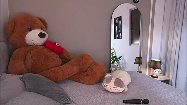 AnnyHizzle online show from October 2025 03:38:01 AM