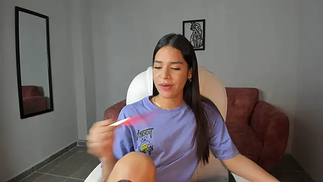 Alice23jones online show from February 2025 08:02:02 PM