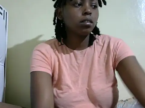 nelly shyn online show from October 2025 06:28:01 PM