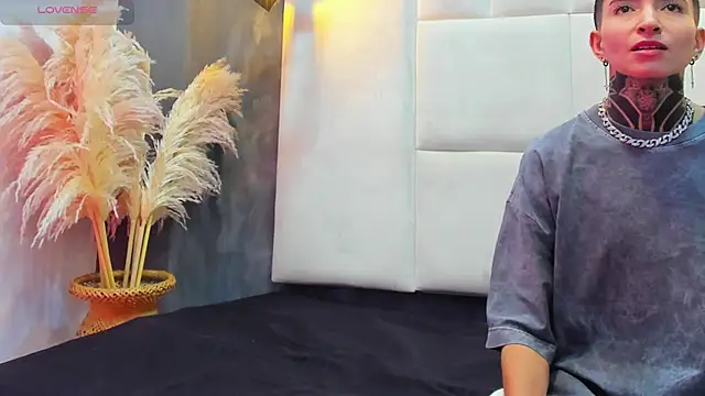 Tinny and Candy online show from October 2025 12:28:02 PM