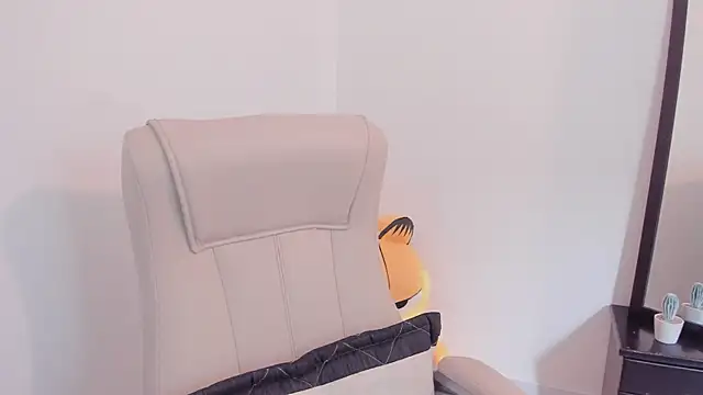 Snapshot of little-eli chatting on February 2025 07:07:01 PM little-eli online show from February 2025 07:07:01 PM