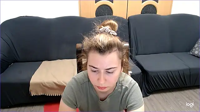 Snapshot of VioletaFlower7 chatting on December 2024 09:09:01 PM VioletaFlower7 online show from December 2024 09:09:01 PM