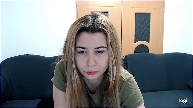 Snapshot of VioletaFlower7 chatting on December 2024 07:00:01 PM VioletaFlower7 online show from December 2024 07:00:01 PM