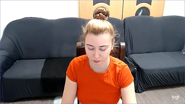 Snapshot of VioletaFlower7 chatting on January 2025 09:13:01 AM VioletaFlower7 online show from January 2025 09:13:01 AM