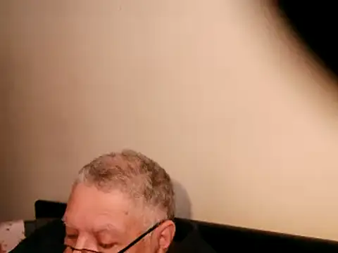 Snapshot of 100Tauros chatting on February 2025 11:30:01 AM 100Tauros online show from February 2025 11:30:01 AM