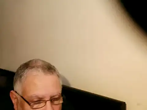 Snapshot of 100Tauros chatting on February 2025 12:03:02 PM 100Tauros online show from February 2025 12:03:02 PM