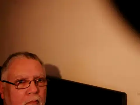 Snapshot of 100Tauros chatting on February 2025 06:20:02 PM 100Tauros online show from February 2025 06:20:02 PM