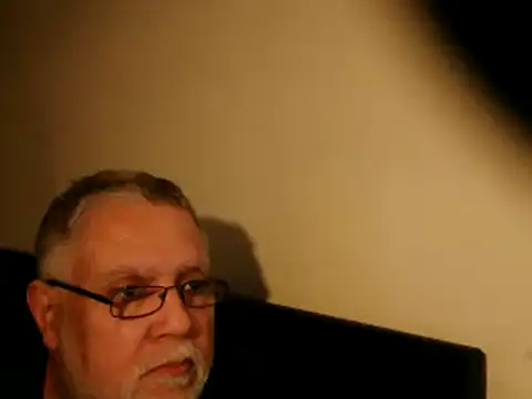 Snapshot of 100Tauros chatting on March 2025 06:32:01 PM 100Tauros online show from March 2025 06:32:01 PM