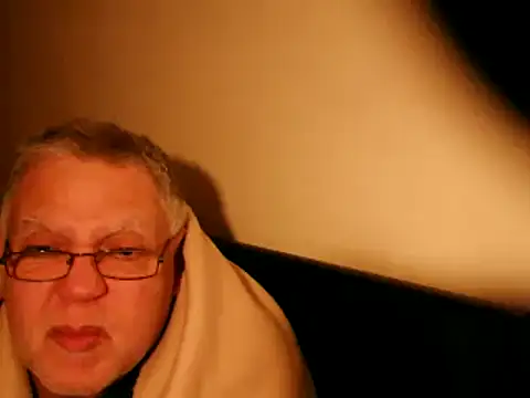 Snapshot of 100Tauros chatting on March 2025 01:31:02 AM 100Tauros online show from March 2025 01:31:02 AM