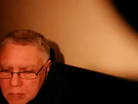 Snapshot of 100Tauros chatting on March 2025 11:16:02 PM 100Tauros online show from March 2025 11:16:02 PM