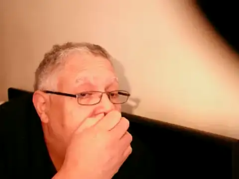 Snapshot of 100Tauros chatting on March 2025 09:36:02 AM 100Tauros online show from March 2025 09:36:02 AM