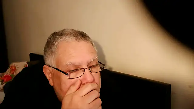 Snapshot of 100Tauros chatting on March 2025 02:08:02 PM 100Tauros online show from March 2025 02:08:02 PM