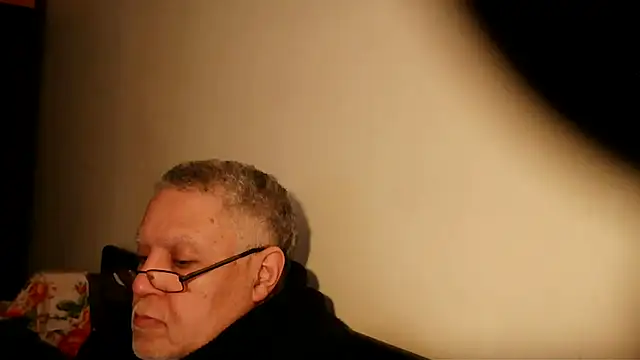 Snapshot of 100Tauros chatting on March 2025 05:54:02 PM 100Tauros online show from March 2025 05:54:02 PM