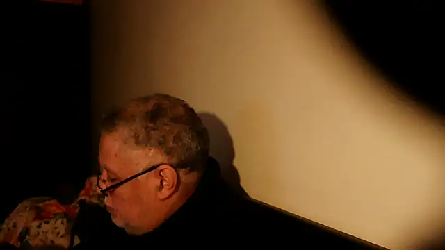 Snapshot of 100Tauros chatting on March 2025 07:16:02 PM 100Tauros online show from March 2025 07:16:02 PM