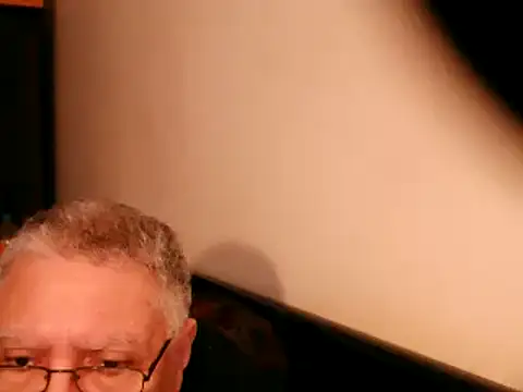 Snapshot of 100Tauros chatting on March 2025 12:09:02 PM 100Tauros online show from March 2025 12:09:02 PM