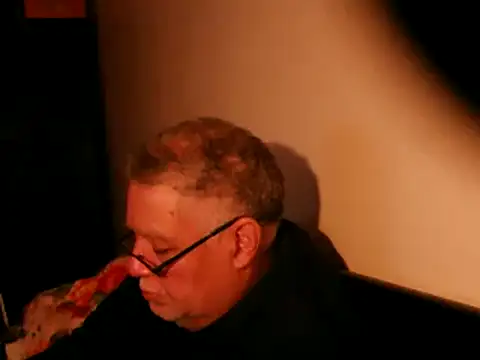 Snapshot of 100Tauros chatting on March 2025 10:04:01 AM 100Tauros online show from March 2025 10:04:01 AM