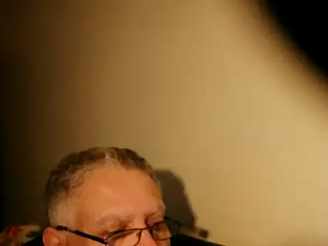 Snapshot of 100Tauros chatting on March 2025 08:42:02 PM 100Tauros online show from March 2025 08:42:02 PM