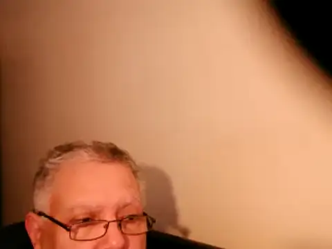 Snapshot of 100Tauros chatting on March 2025 08:30:01 AM 100Tauros online show from March 2025 08:30:01 AM