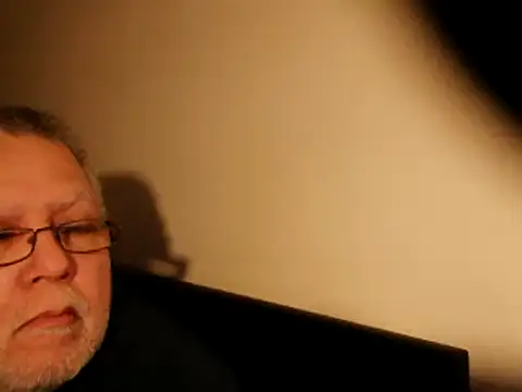 Snapshot of 100Tauros chatting on March 2025 09:16:01 PM 100Tauros online show from March 2025 09:16:01 PM