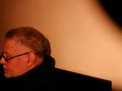 Snapshot of 100Tauros chatting on March 2025 09:54:02 PM 100Tauros online show from March 2025 09:54:02 PM