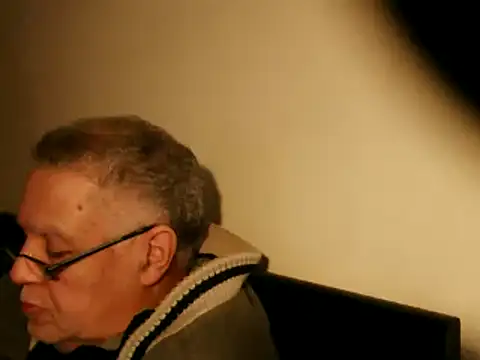 Snapshot of 100Tauros chatting on March 2025 06:12:02 PM 100Tauros online show from March 2025 06:12:02 PM