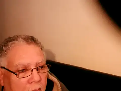 Snapshot of 100Tauros chatting on March 2025 12:39:01 PM 100Tauros online show from March 2025 12:39:01 PM