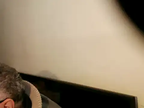 Snapshot of 100Tauros chatting on March 2025 01:41:01 PM 100Tauros online show from March 2025 01:41:01 PM