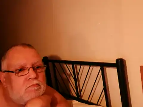 Snapshot of 100Tauros chatting on September 2025 09:59:02 PM 100Tauros online show from September 2025 09:59:02 PM