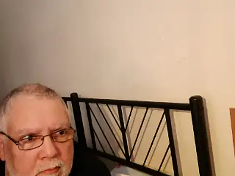 Snapshot of 100Tauros chatting on September 2025 10:04:01 AM 100Tauros online show from September 2025 10:04:01 AM