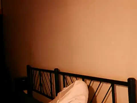 Snapshot of 100Tauros chatting on September 2025 10:20:02 PM 100Tauros online show from September 2025 10:20:02 PM