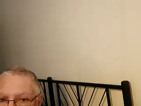 Snapshot of 100Tauros chatting on September 2025 10:38:02 AM 100Tauros online show from September 2025 10:38:02 AM