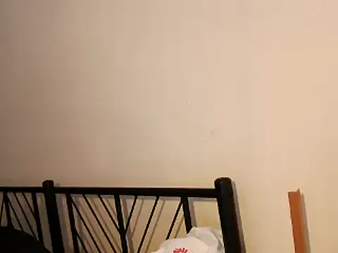 Snapshot of 100Tauros chatting on September 2025 10:50:01 AM 100Tauros online show from September 2025 10:50:01 AM