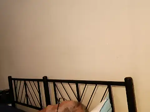 Snapshot of 100Tauros chatting on September 2025 08:59:01 AM 100Tauros online show from September 2025 08:59:01 AM