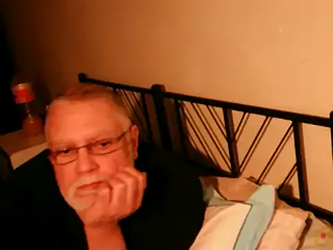 Snapshot of 100Tauros chatting on September 2025 09:18:01 PM 100Tauros online show from September 2025 09:18:01 PM