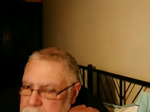 Snapshot of 100Tauros chatting on September 2025 08:58:02 PM 100Tauros online show from September 2025 08:58:02 PM