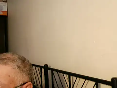 Snapshot of 100Tauros chatting on September 2025 09:03:02 AM 100Tauros online show from September 2025 09:03:02 AM