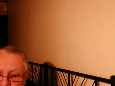 Snapshot of 100Tauros chatting on September 2025 09:52:02 PM 100Tauros online show from September 2025 09:52:02 PM