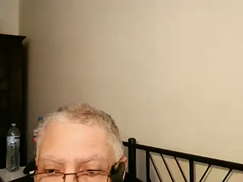 Snapshot of 100Tauros chatting on September 2025 09:58:02 AM 100Tauros online show from September 2025 09:58:02 AM