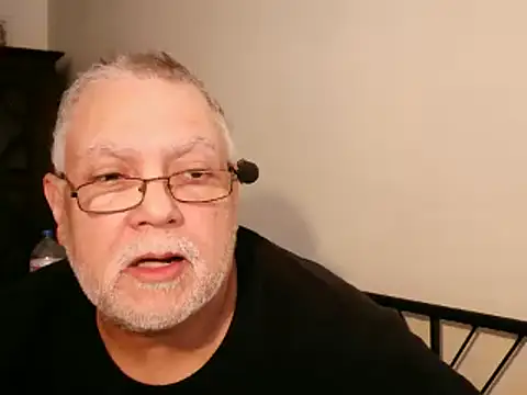 Snapshot of 100Tauros chatting on October 2025 10:32:02 AM 100Tauros online show from October 2025 10:32:02 AM