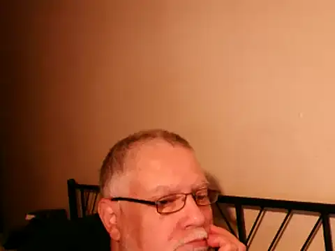 Snapshot of 100Tauros chatting on October 2025 09:18:01 AM 100Tauros online show from October 2025 09:18:01 AM