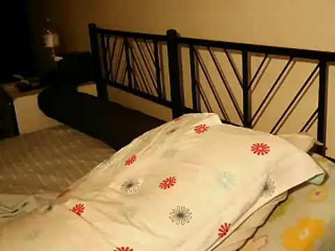 Snapshot of 100Tauros chatting on October 2025 09:56:01 PM 100Tauros online show from October 2025 09:56:01 PM