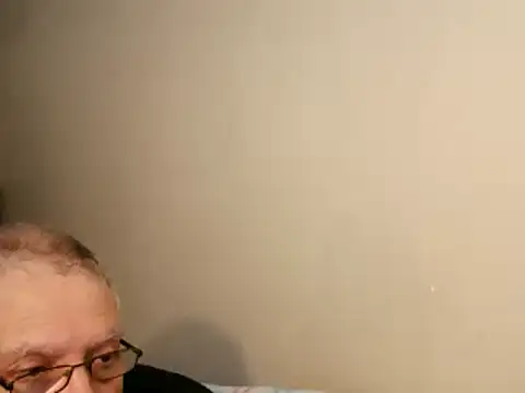 Snapshot of 100Tauros chatting on October 2025 10:01:01 AM 100Tauros online show from October 2025 10:01:01 AM