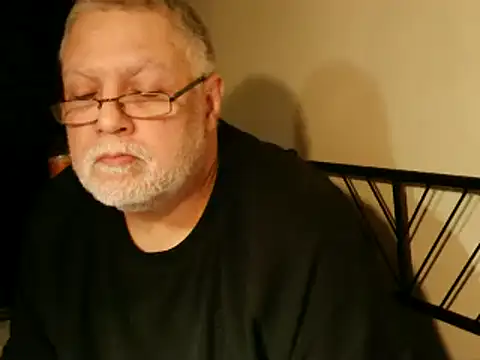 Snapshot of 100Tauros chatting on October 2025 10:18:02 PM 100Tauros online show from October 2025 10:18:02 PM