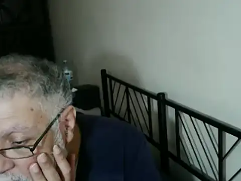 Snapshot of 100Tauros chatting on October 2025 08:15:02 AM 100Tauros online show from October 2025 08:15:02 AM