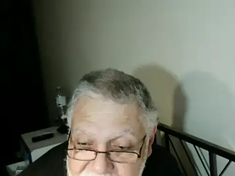 Snapshot of 100Tauros chatting on October 2025 08:48:01 AM 100Tauros online show from October 2025 08:48:01 AM